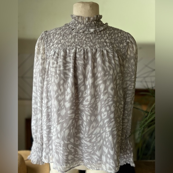 Ann Taylor Petite Turtleneck Flowy Blouse with fringe top and wrist Leopard prin - Picture 1 of 11